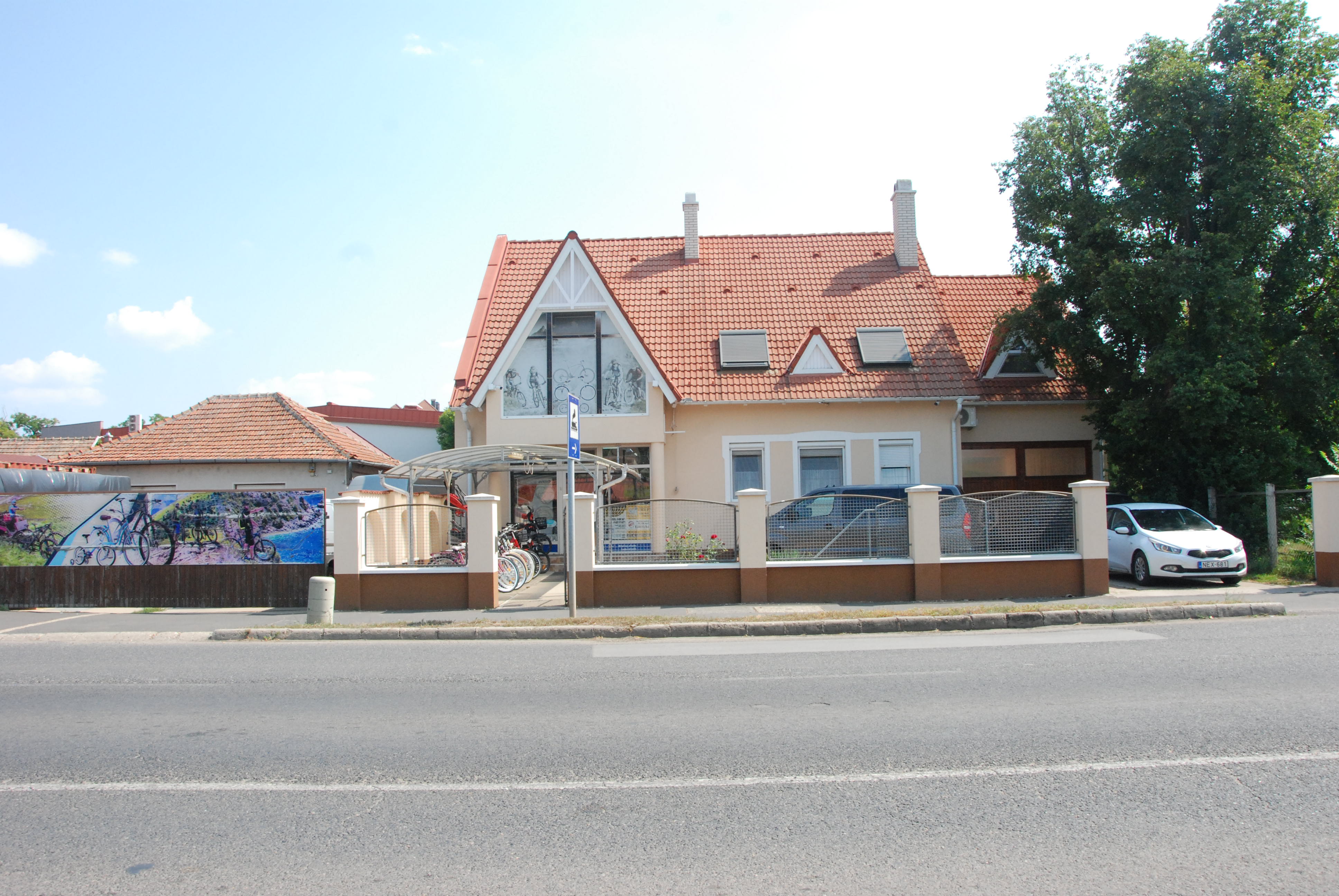 CSAPESZ KERÉKPÁR ÉS MŰSZAKI SZAKÜZLET & SZERVIZ